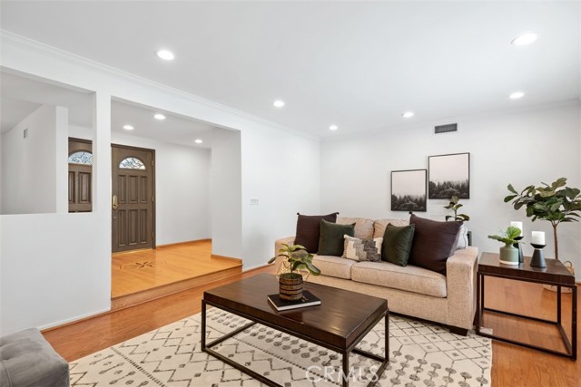 18639 Citronia Street photo 7
