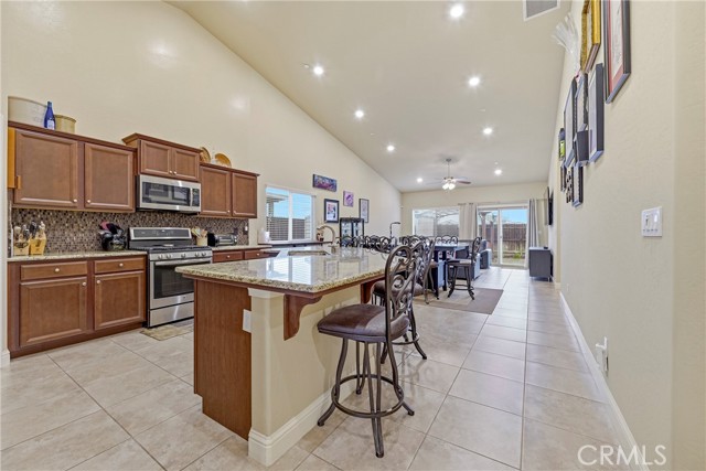 Detail Gallery Image 9 of 31 For 713 Ironstone Dr, Merced,  CA 95348 - 4 Beds | 2 Baths
