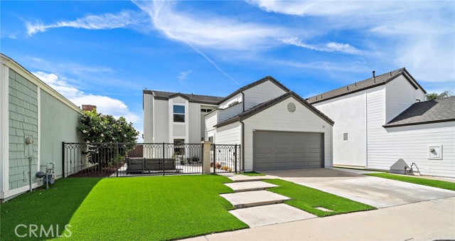 Detail Gallery Image 2 of 44 For 39 Cape Cod, Irvine,  CA 92620 - 4 Beds | 3 Baths