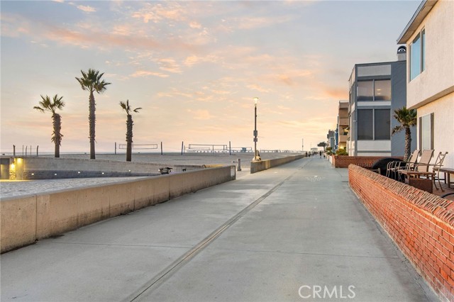 2 2nd Street, Hermosa Beach, California 90254, 8 Bedrooms Bedrooms, ,4 BathroomsBathrooms,Residential,For Sale,2nd Street,SB25037470