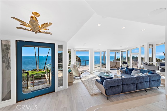 Detail Gallery Image 2 of 71 For 594 Cliff Dr, Laguna Beach,  CA 92651 - 4 Beds | 3 Baths