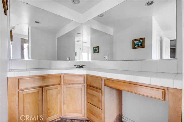 Detail Gallery Image 11 of 19 For 321 Royal Ave, Simi Valley,  CA 93065 - 4 Beds | 2/1 Baths