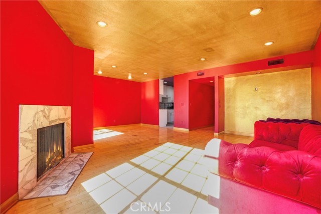 Detail Gallery Image 4 of 36 For 1129 Larrabee St #10,  West Hollywood,  CA 90069 - 2 Beds | 2 Baths