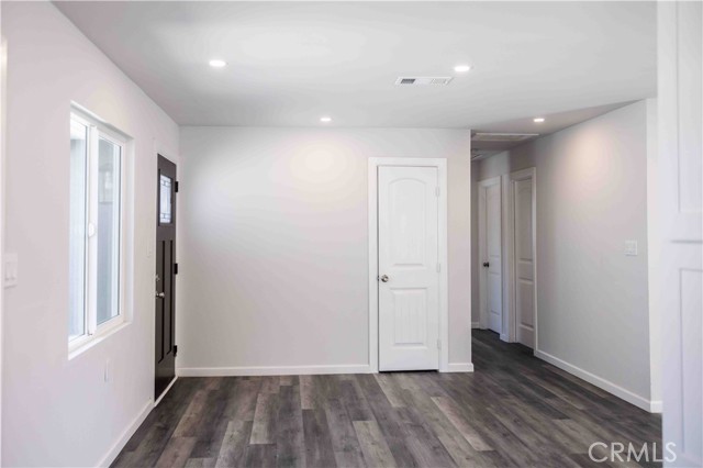Detail Gallery Image 7 of 21 For 10808 Alameda Ave, Bloomington,  CA 92316 - 3 Beds | 1 Baths