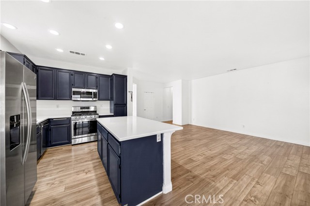 Detail Gallery Image 13 of 51 For 2037 W Avenue H6, Lancaster,  CA 93536 - 4 Beds | 2 Baths