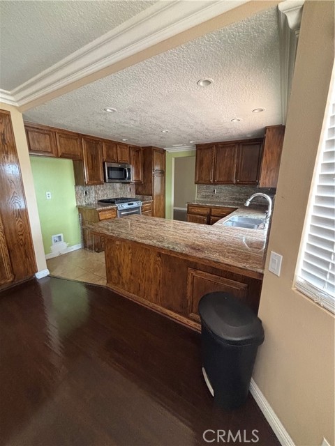 17092 Whispering Brook Way, Riverside CA: https://media.crmls.org/medias/32d565b7-61a0-4ce3-8f71-6e06812344f3.jpg