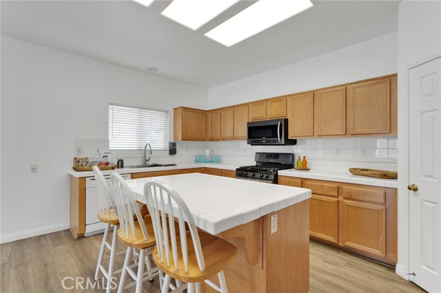 13446 Dover Lane, Victorville CA: https://media.crmls.org/medias/32d57b7c-01bf-405a-a72b-bd279ffa51f2.jpg