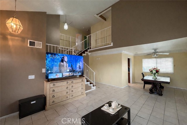 Detail Gallery Image 3 of 10 For 17094 Cambria, Fontana,  CA 92336 - 4 Beds | 2/1 Baths