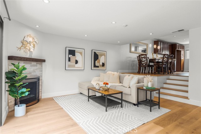 1832 Rockefeller Lane, Redondo Beach CA: https://media.crmls.org/medias/32d5c6a9-c24d-4aed-97a6-ab84038c2e76.jpg