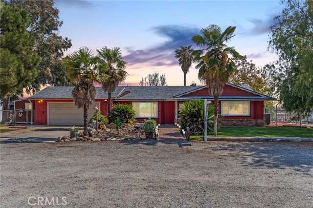 37701 Hesse Road, Cherry Valley CA: https://media.crmls.org/medias/32d65641-4963-4d95-a7bc-9856614544c4.jpg