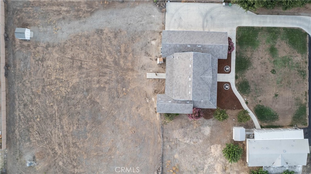 https://media.crmls.org/medias/32d657f0-7cf6-4b80-ba7d-2558372871f7.jpg?preset=X-Large