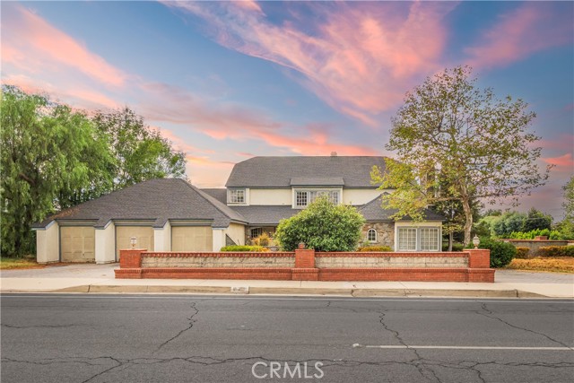 Detail Gallery Image 4 of 19 For 10201 Center Dr, Villa Park,  CA 92861 - 5 Beds | 3/1 Baths