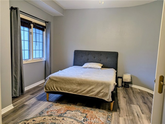 Detail Gallery Image 7 of 11 For 15435 Live Oak Springs Canyon, Canyon Country,  CA 91387 - 4 Beds | 3 Baths