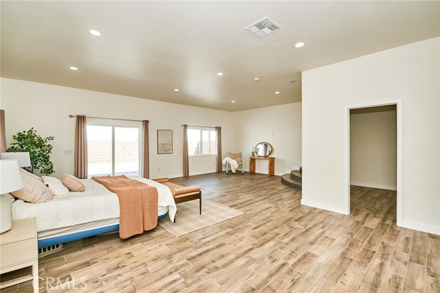 512 S Barranca Street, West Covina CA: https://media.crmls.org/medias/32d84038-f774-4316-919f-b5072c5d041e.jpg