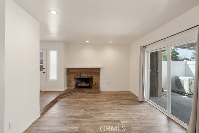 Detail Gallery Image 12 of 30 For 1919 Sherry #37,  Santa Ana,  CA 92705 - 3 Beds | 2 Baths