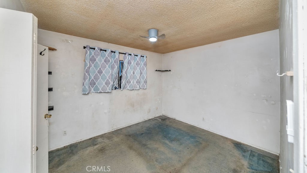 https://media.crmls.org/medias/32d94c02-e462-47ae-aaad-7e2a84fa8de4.jpg?preset=X-Large
