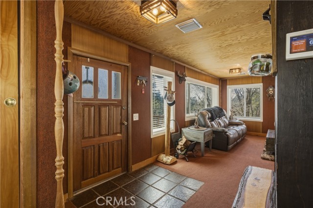 Detail Gallery Image 3 of 22 For 6070 Manzanita Ct, Angelus Oaks,  CA 92305 - 3 Beds | 1 Baths