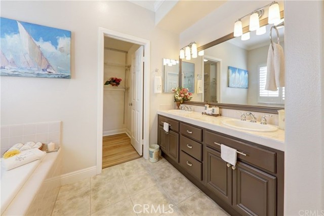 421 11th Street, Huntington Beach CA: https://media.crmls.org/medias/32da68cc-14d4-4871-8f00-59bb0f6f7bbb.jpg