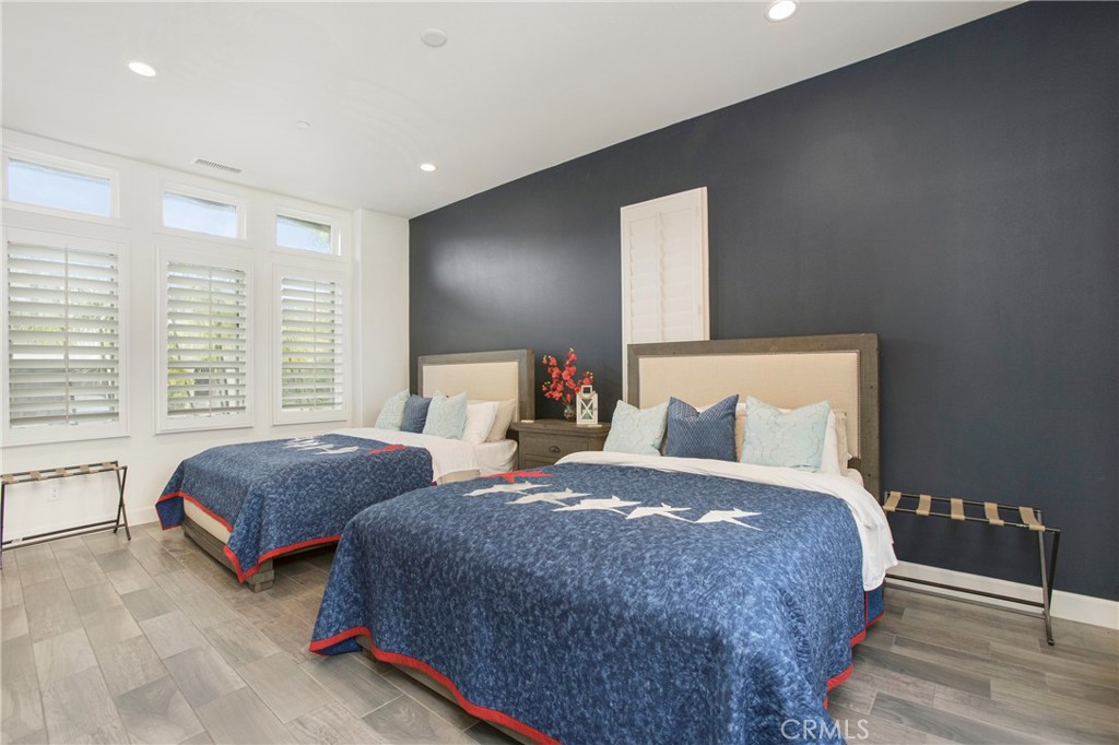 MLS #OC25181790 image #22