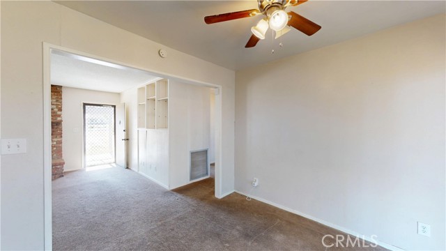 15722 Sago Road, Apple Valley CA: https://media.crmls.org/medias/32db1d86-7ba3-41b7-b699-77c2412d64f1.jpg