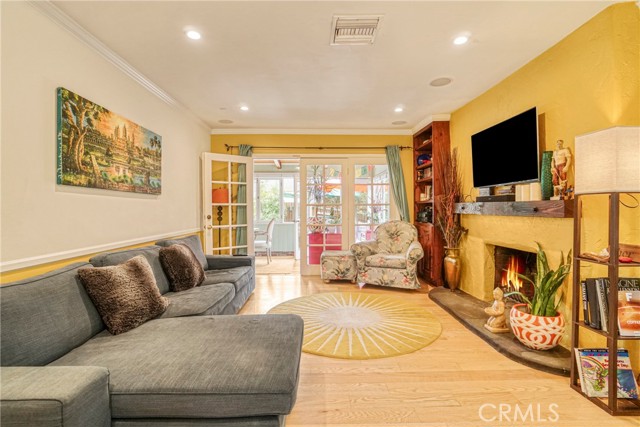 5223 Alhama Drive, Woodland Hills CA: https://media.crmls.org/medias/32db419c-1df5-4e04-b925-b962400d01ea.jpg