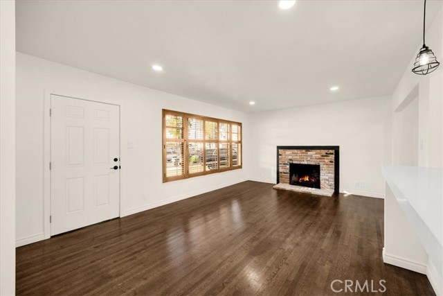 Detail Gallery Image 3 of 22 For 934 W Flora St, Ontario,  CA 91762 - 3 Beds | 2 Baths