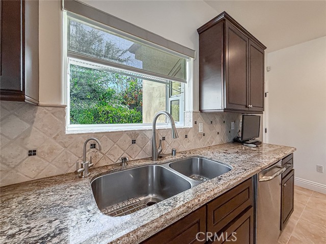 Detail Gallery Image 15 of 58 For 5960 Balcom, Encino,  CA 91316 - 4 Beds | 4 Baths