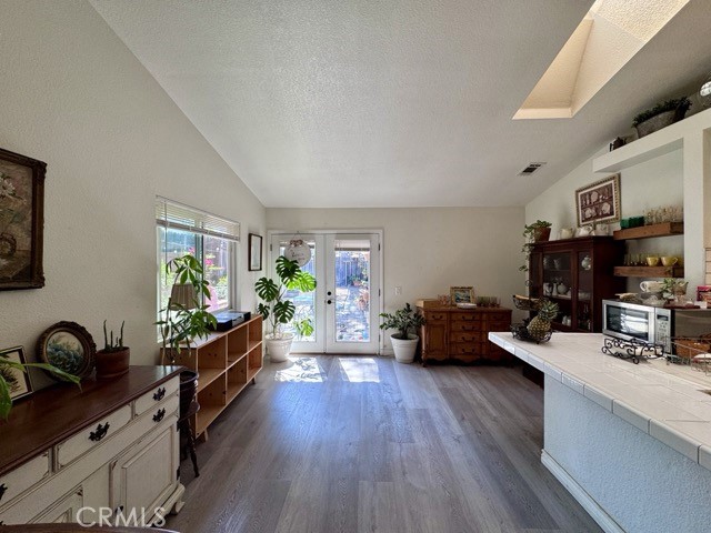 Detail Gallery Image 13 of 29 For 27196 Rainbow Creek Dr, Temecula,  CA 92591 - 3 Beds | 2 Baths
