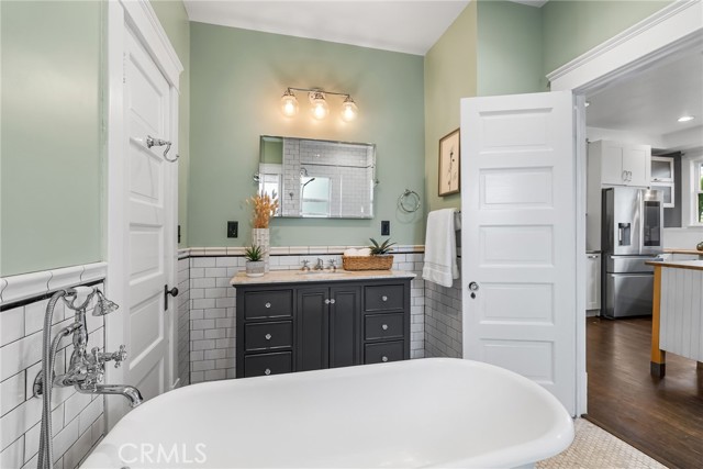 Detail Gallery Image 17 of 41 For 952 E Palmyra Ave, Orange,  CA 92866 - 3 Beds | 2 Baths