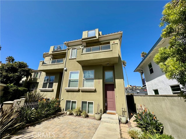 208 Calle Miramar, Redondo Beach, California 90277, 4 Bedrooms Bedrooms, ,3 BathroomsBathrooms,Residential,Sold,Calle Miramar,SB23192310