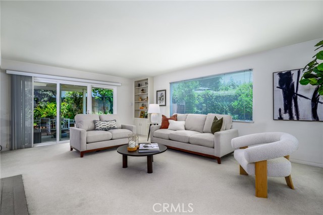 1521 Marendale Lane, Arcadia CA: https://media.crmls.org/medias/32e0d310-c9b9-45a3-bab0-6f1e135fccfc.jpg
