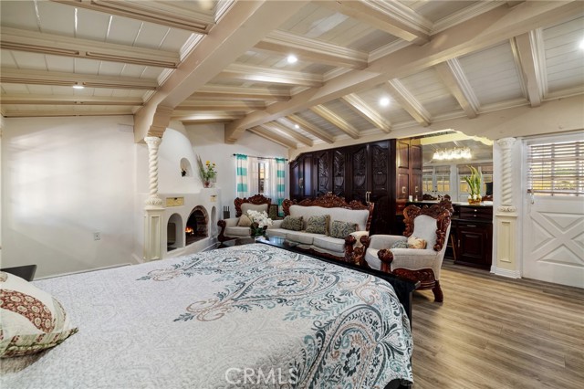 1729 W 51st Place, Los Angeles CA: https://media.crmls.org/medias/32e1cb19-d79b-40f1-99a0-35078b710bf9.jpg