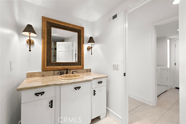 31 Saint Tropez, Newport Beach CA: https://media.crmls.org/medias/32e1e4b2-2a80-43bb-8afb-e9c7b556aa25.jpg