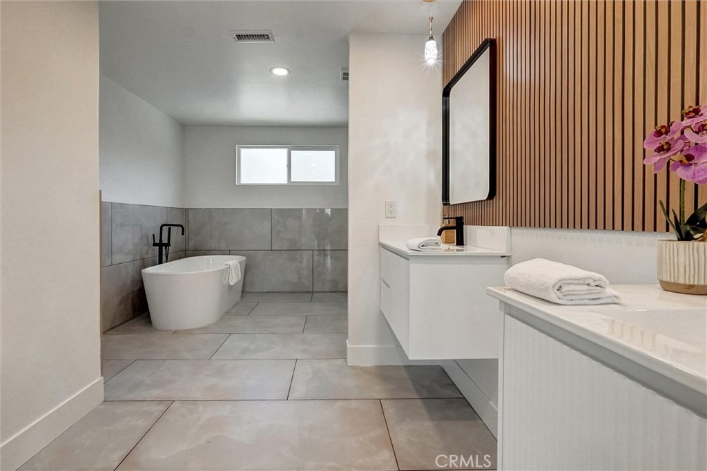 MLS #SR25238150 image #17