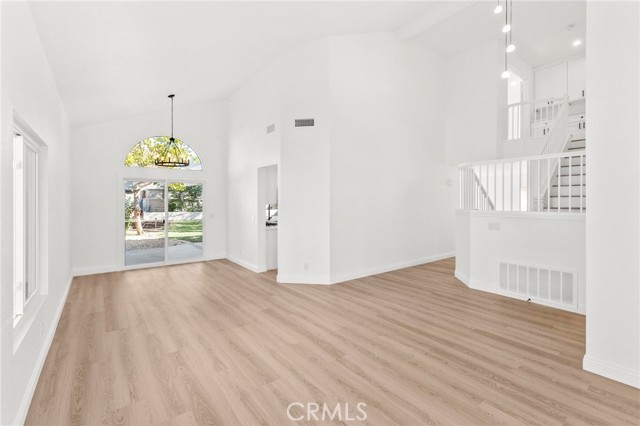 Image 5 of 51 For 40156 Starling Street