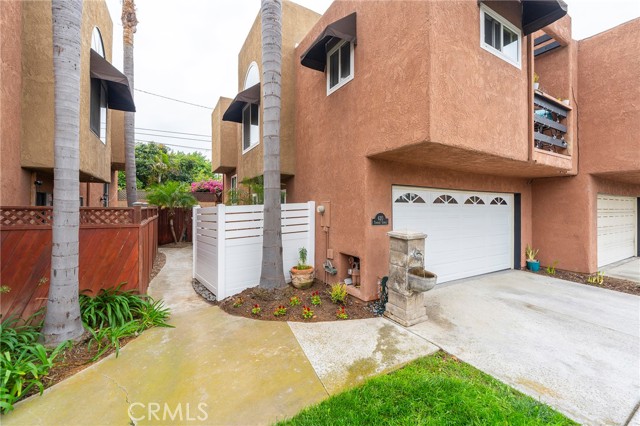 620 Terrace Circle, Huntington Beach, CA 92648