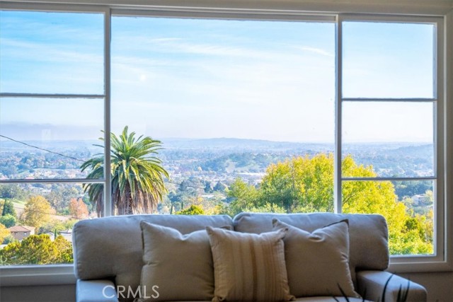 Detail Gallery Image 8 of 64 For 549 Derby, Paso Robles,  CA 93446 - 5 Beds | 3/2 Baths