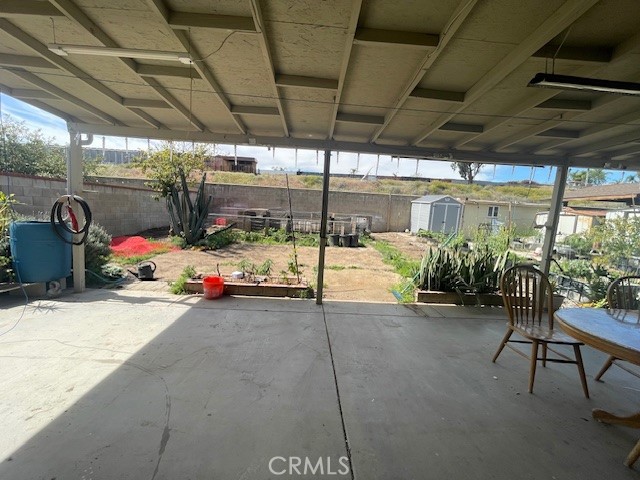 https://media.crmls.org/medias/32e2fc5e-ad41-466e-90eb-5451e38cbdd2.jpg?preset=X-Large