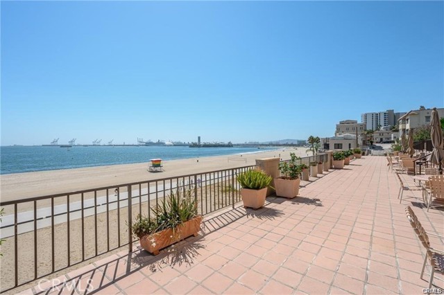 1750 E Ocean Boulevard, Long Beach CA: https://media.crmls.org/medias/32e330c0-4e5b-4736-a301-60bf3de7e49b.jpg