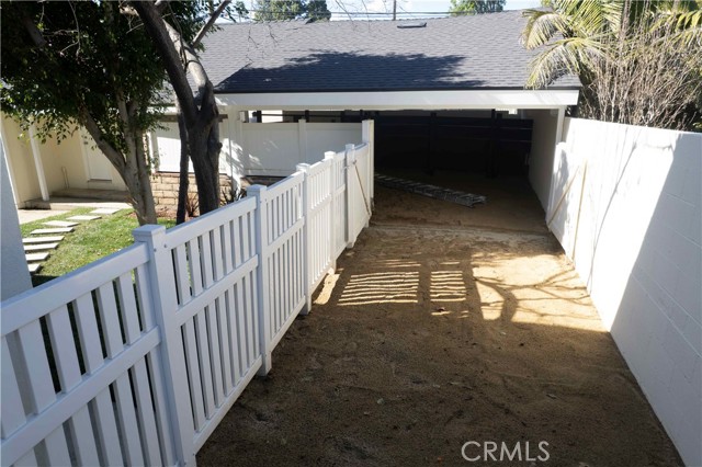 Detail Gallery Image 15 of 55 For 1305 W Riverside, Burbank,  CA 91506 - 4 Beds | 2 Baths