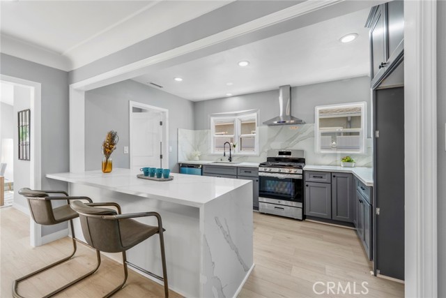 8460 Truxton Avenue, Los Angeles CA: https://media.crmls.org/medias/32e47baa-393e-4a00-9cd4-cce4308d56d9.jpg