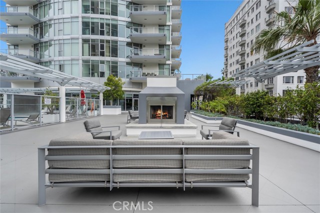 400 W Ocean Boulevard, Long Beach CA: https://media.crmls.org/medias/32e4e594-1acb-4acc-b04f-fe624d3cfb3f.jpg
