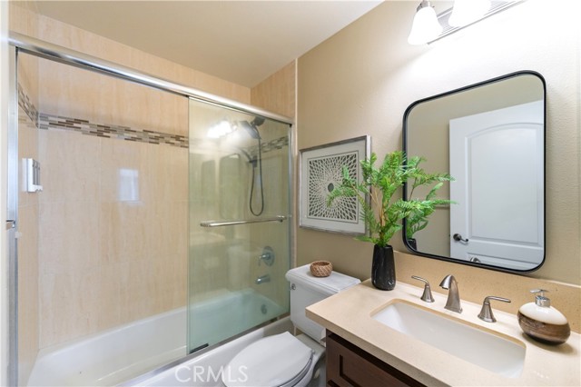Detail Gallery Image 17 of 24 For 638 N Atlantic Bld #B,  Alhambra,  CA 91801 - 2 Beds | 2/1 Baths