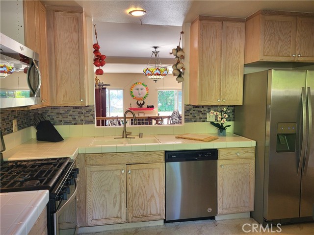 15775 Midwood Drive, Granada Hills CA: https://media.crmls.org/medias/32e62d27-0108-43c8-8fb9-7fb91db77336.jpg