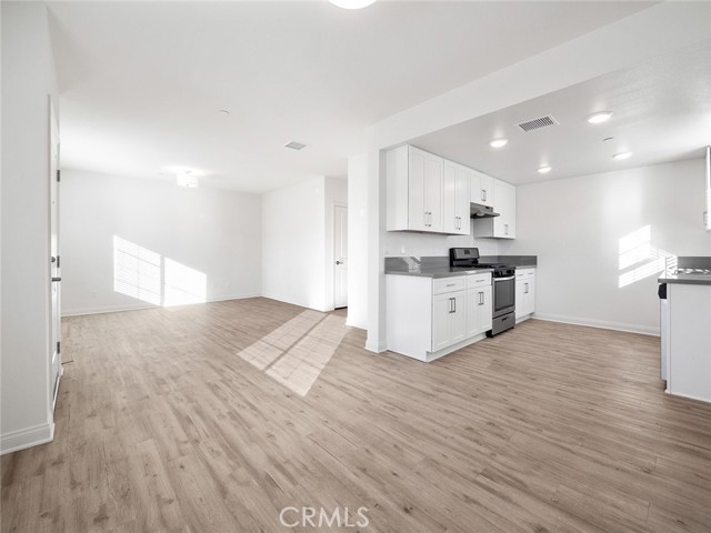 Detail Gallery Image 9 of 38 For 1325 W Grand Ave #3,  Pomona,  CA 91766 - 3 Beds | 2/1 Baths