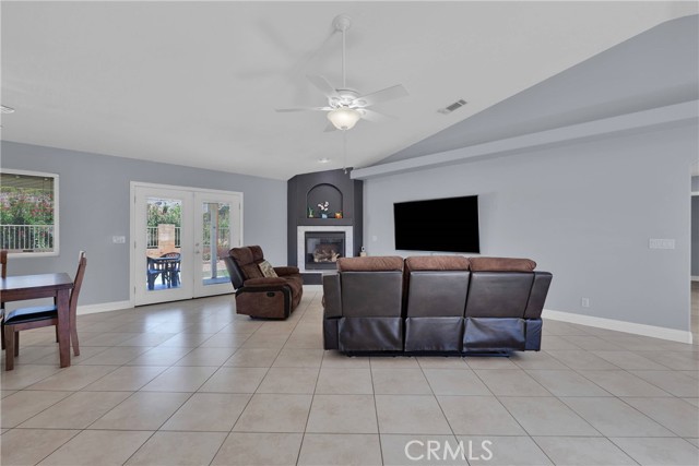 14665 Echo Lane, Helendale CA: https://media.crmls.org/medias/32e6899e-cb98-4266-8230-cddca39f587b.jpg