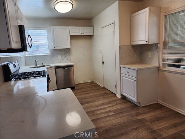 6446 Mclennan photo 6