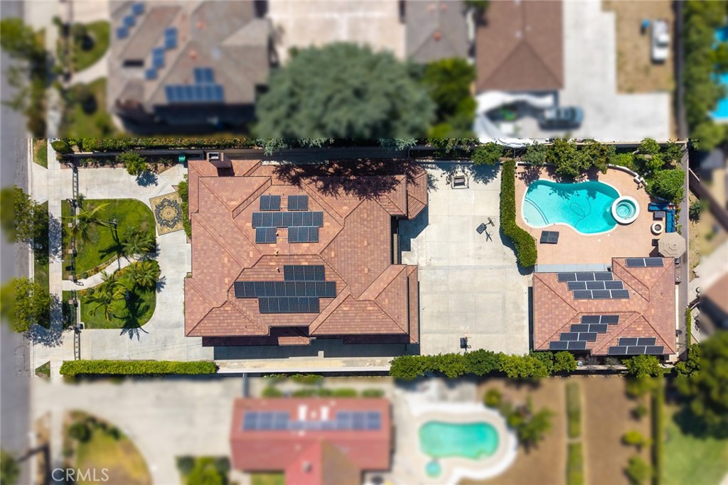 https://media.crmls.org/medias/32e9167e-fc7a-4eb7-8bc2-c3319f74eb27.jpg?preset=X-Large