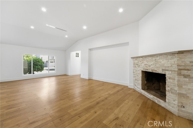 Detail Gallery Image 2 of 57 For 6015 Laurelgrove, North Hollywood,  CA 91606 - 5 Beds | 5 Baths