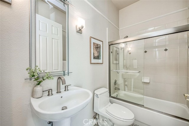 Detail Gallery Image 15 of 28 For 12437 N via Tuscania, Clovis,  CA 93619 - 5 Beds | 3/1 Baths